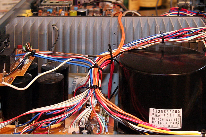 Denon-DRA-1025RA-nude2.jpg