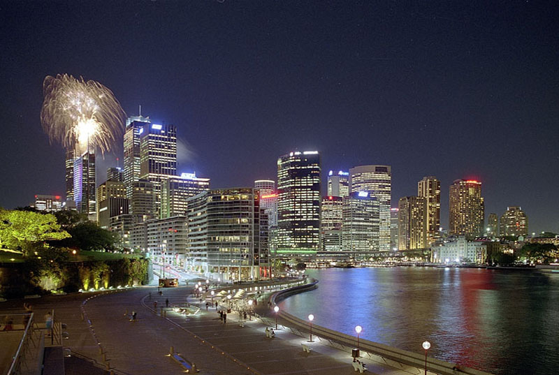 sydney-skyline-at-night2-lab-usm-ts.jpg