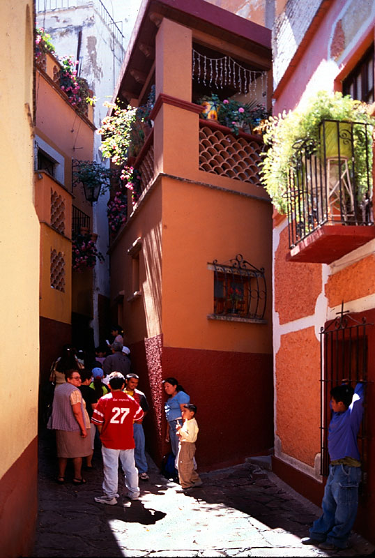 guanajuato-callejon-del-bes.jpg