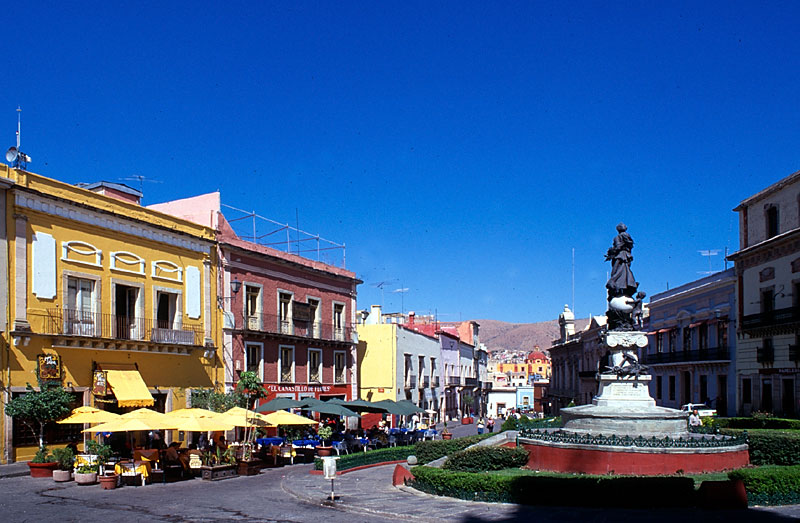 guanajuato-plaza-de-la-paz-1.jpg