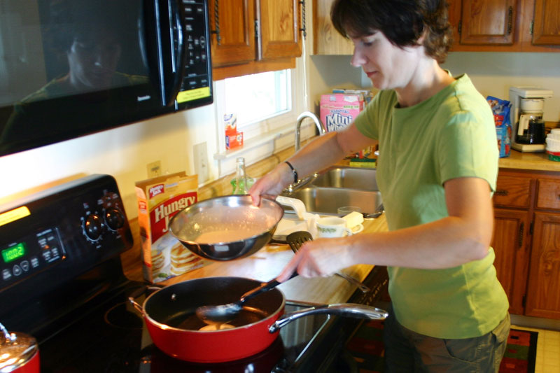 007-Mom-making-pancakes.jpg