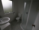 18-ensuite-bathroom